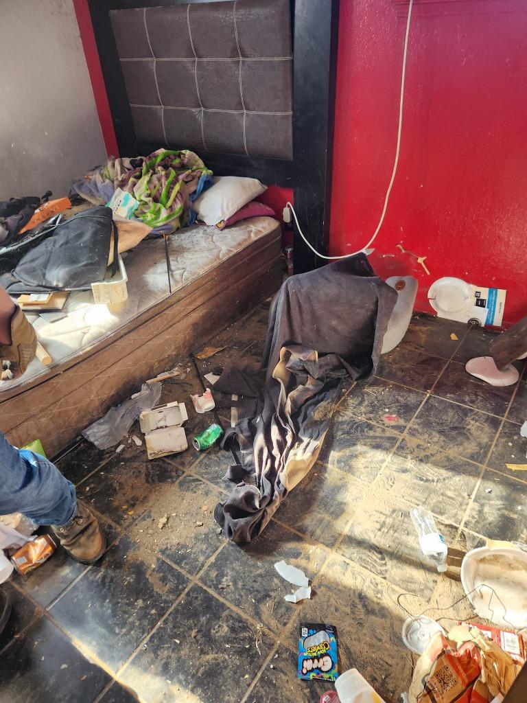 Another angle of the extreme clutter and debris.